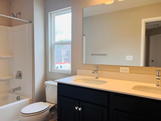 Building Photo - 7101 Unitas Lp