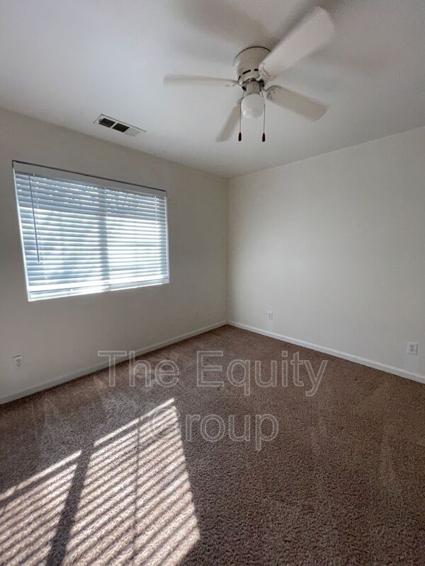 Building Photo - 2214 N Vickie St