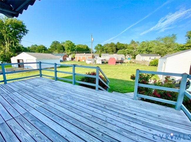 Building Photo - 26 Eastlake Dr