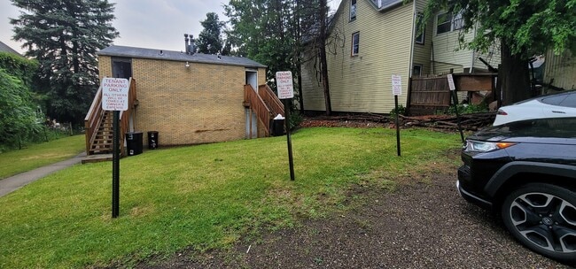 Building Photo - 1023 Wallace Ave