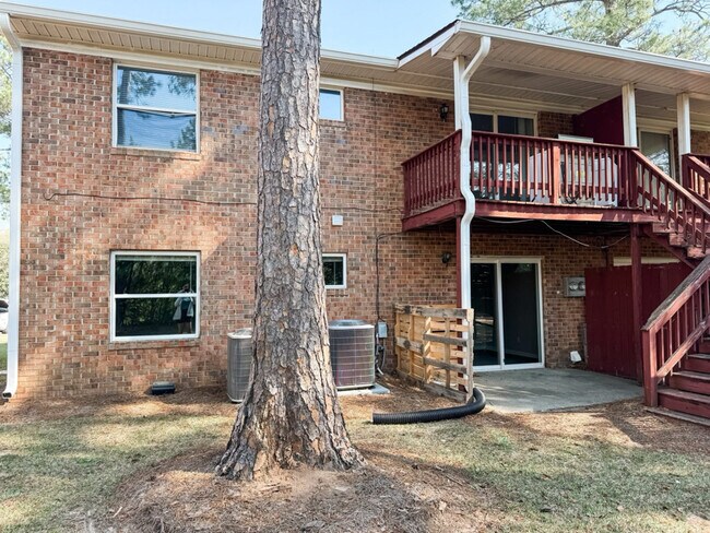 Building Photo - 1804 Kings Chapel Rd
