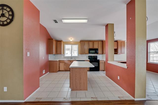 Building Photo - 315 Red Oak Ct