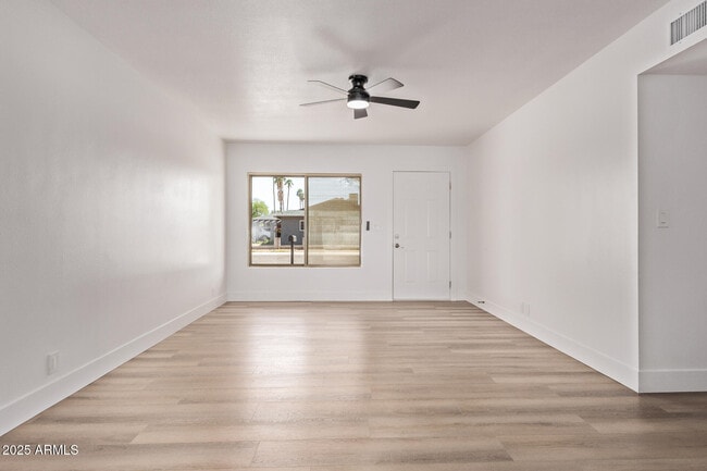 Building Photo - 816 E Saguaro St