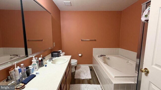 Building Photo - 506 Quincy St