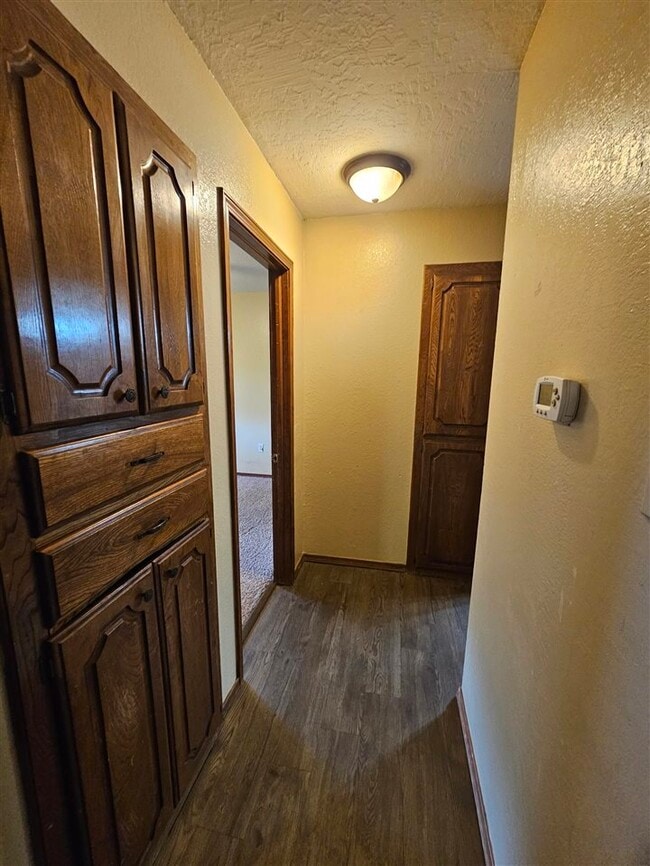Building Photo - 909 NE Tortoise Dr