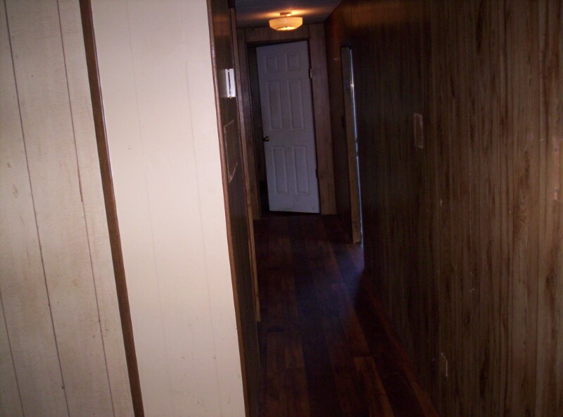 Building Photo - 547 Creekside Dr