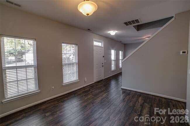 Building Photo - 6434 Gatesville Ln