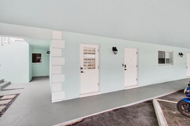 Building Photo - 322 N Federal Hwy