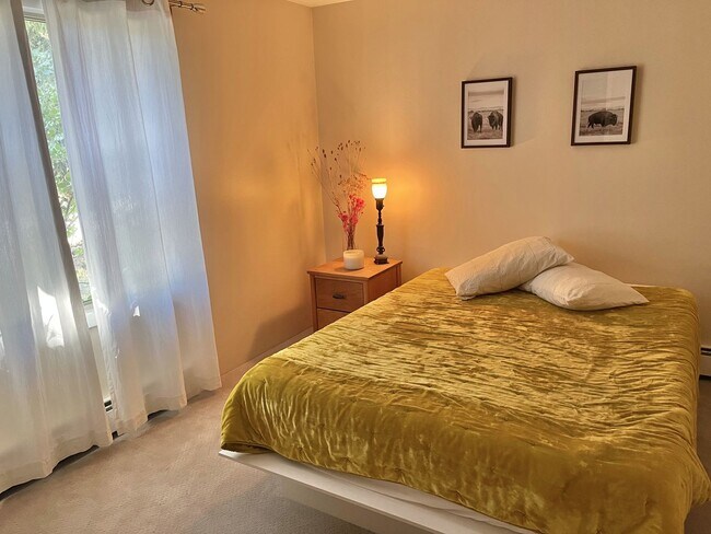 Building Photo - Fully Furnished Home for Lease Near Hospit...