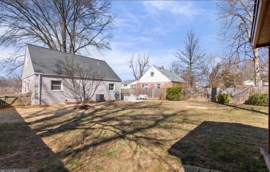 Building Photo - 2921 Johnson Rd