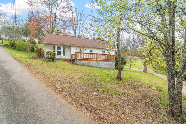 Building Photo - 9907 Donovan Ln