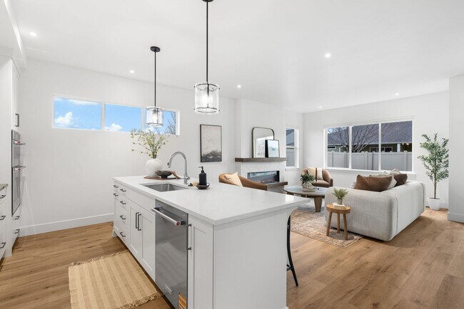 Building Photo - Brand New Luxury Duplex-Top of the line finishes & walking distance to The Village.