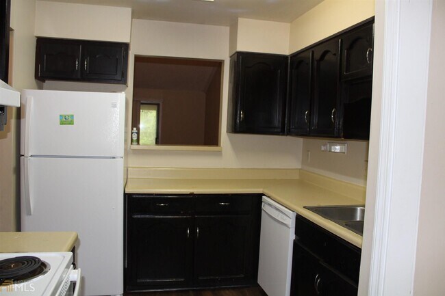 Building Photo - 207 Admirals Walk