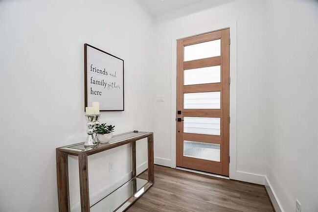 Building Photo - 3609 Dennis St