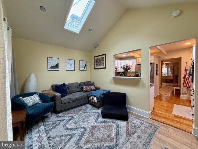 Building Photo - 2623 W 18th St