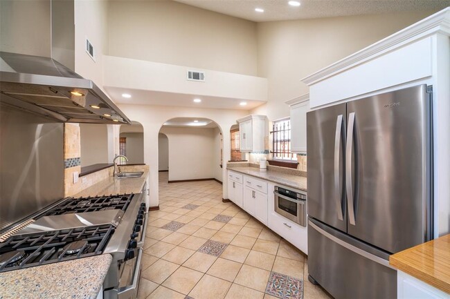Building Photo - 9223 Marlive Ln