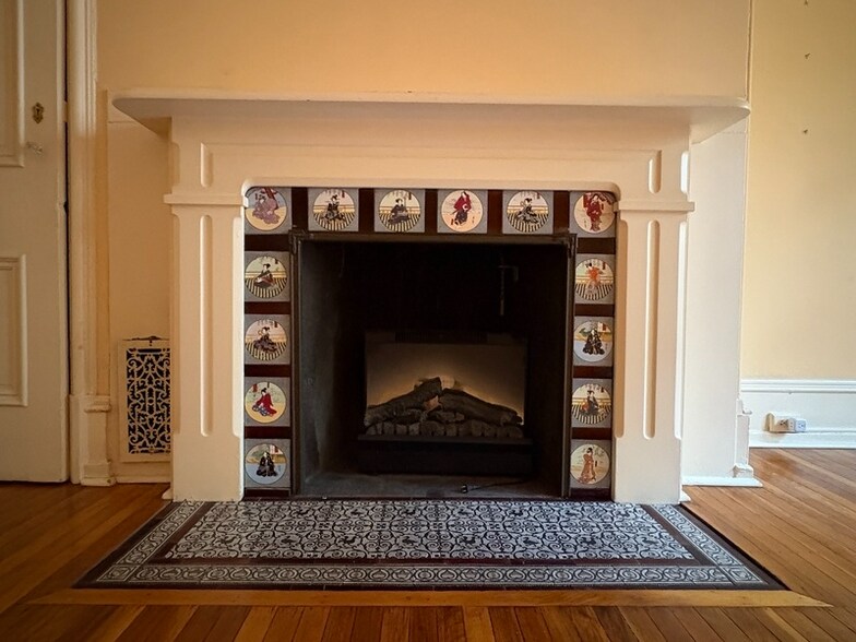 Building Photo - 2202 St James Pl