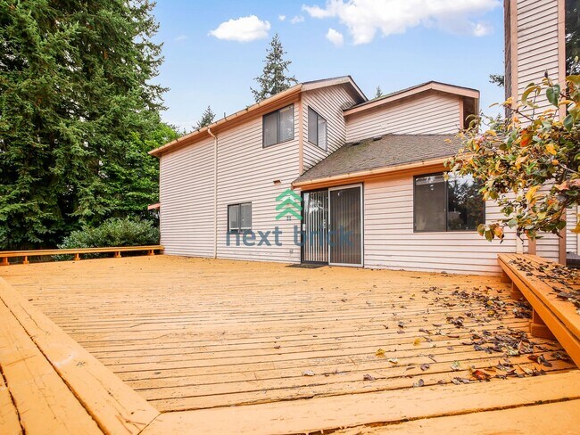 Building Photo - Charming Family Home in a Tranquil Cul-de-Sac