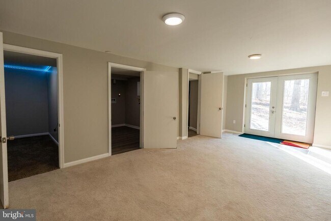 Building Photo - 462 Wild Rose Ln