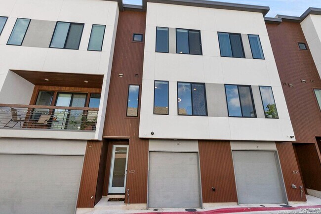 Building Photo - 102 Tendick St