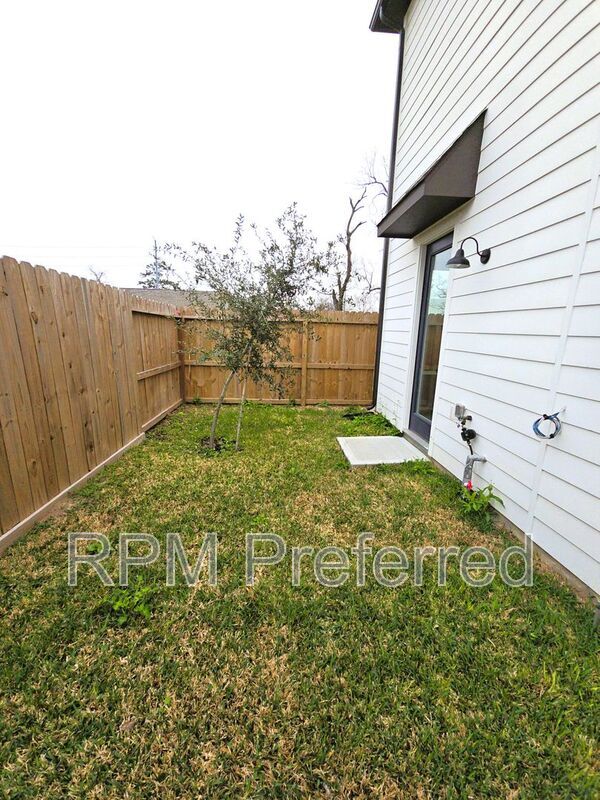 Building Photo - 3206 Bostic St
