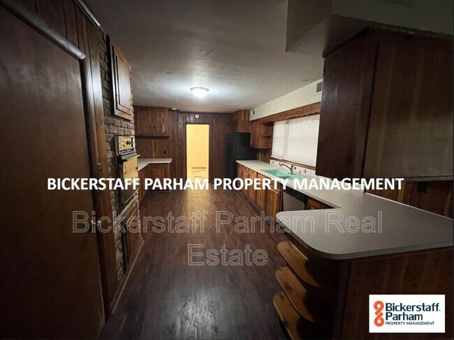Building Photo - 727 Courtenay Dr