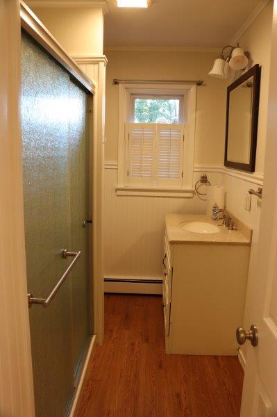 Building Photo - 300 Caroline St