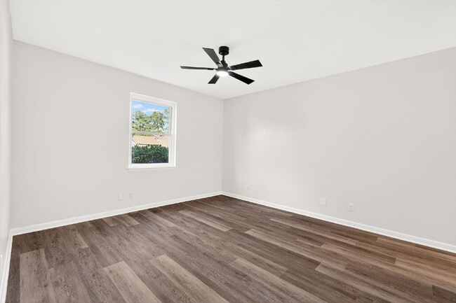 Building Photo - Move-In Ready 2BR Condo | Pool Access & Water Included
