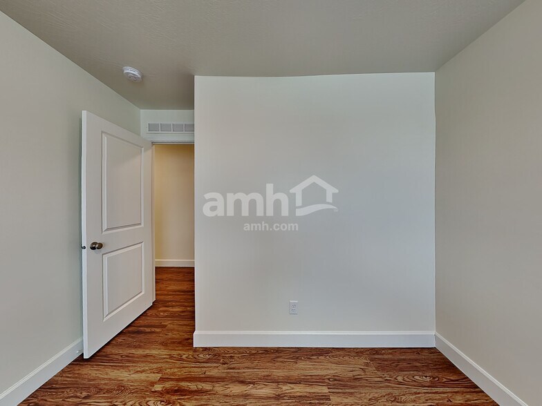Building Photo - 2705 W 3290 S