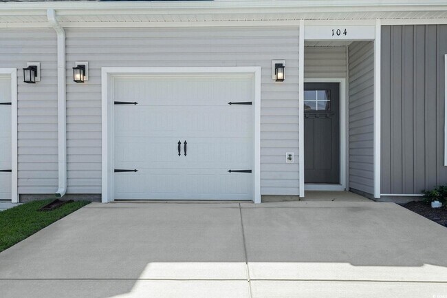 Building Photo - 300 Champion Boulevard Unit Cherry Grove