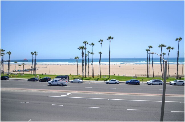 Building Photo - Oceanfront Penthouse in Huntington Beach!!