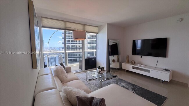 Building Photo - 1830 S Ocean Dr