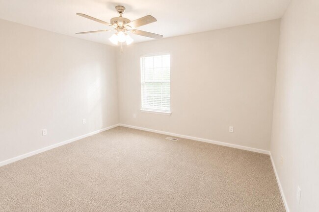Building Photo - 4005 Snowy Owl Dr