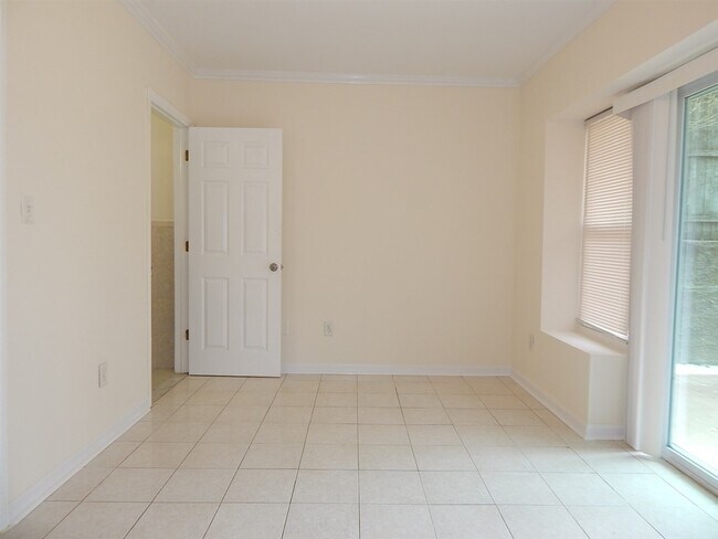 Building Photo - 135 SUSSEX St