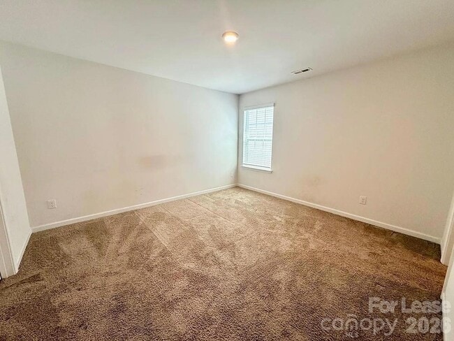 Building Photo - 13023 Newburgh Green Dr