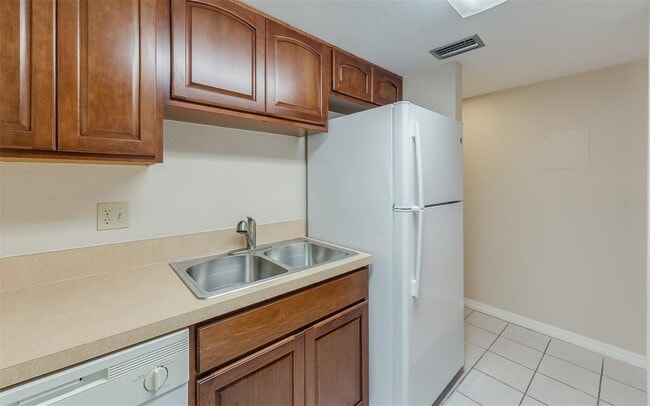 Building Photo - 3240 S Semoran Blvd