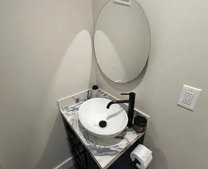 Building Photo - 394 Tamiami Canal Rd