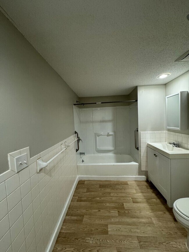 Building Photo - Cozy & Convenient 2BR with Patio - Coming Soon!