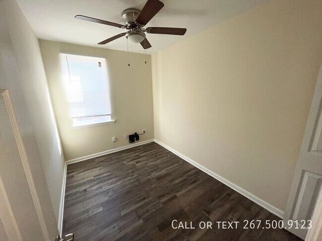 Building Photo - 6841 Lynford St