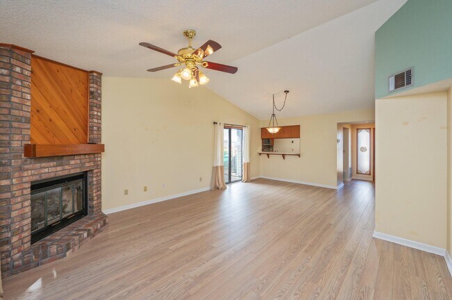 Building Photo - 101 Cedar Ridge Way