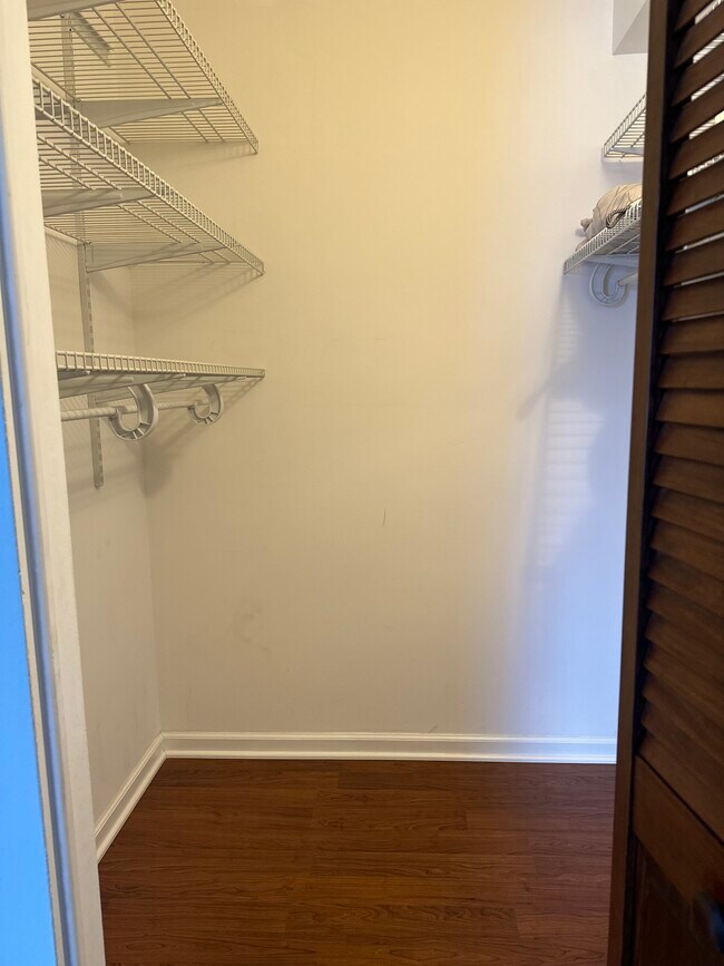 Building Photo - 5125 Blodgett Ave