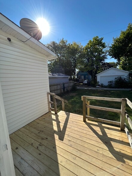 Patio - 301 Johnson St