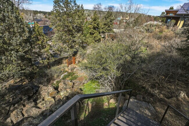 Building Photo - Beautiful 3-Bedroom Home Above Miller’s Landing with River and Mountain Vistas
