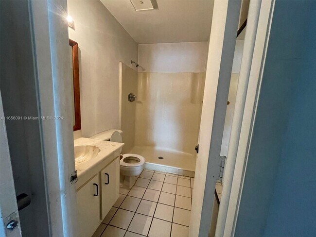 Building Photo - 6040 Shaker Wood Cir