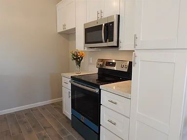 Building Photo - "Charming 1-Bedroom Gem in San Diego – Cozy 692 Sq Ft Retreat!"