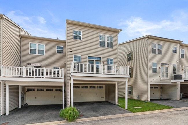 Building Photo - 10512 Old Ellicott Cir