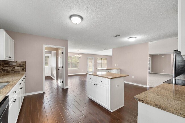 Building Photo - 2363 Sunrise Dr