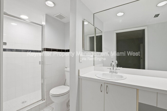Building Photo - 4705 SW 62nd Ave