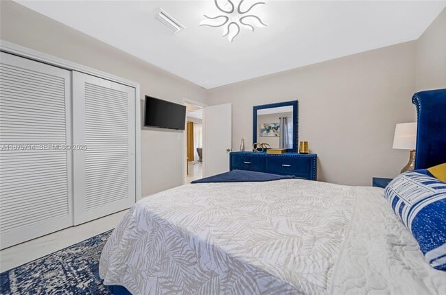 Building Photo - 241 Oceanic Ave