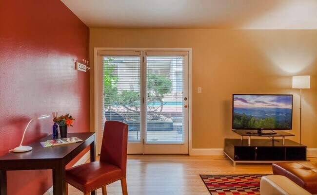 Building Photo - Pool-Side Condo in a Gated Community in Mapleton Hill!